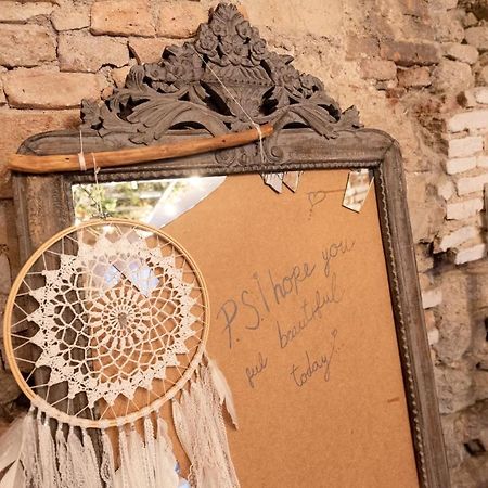 Accommodation At The Folklore Apartment Bratislava Bagian luar foto