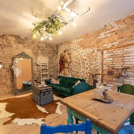 Accommodation At The Folklore Apartment Bratislava Bagian luar foto