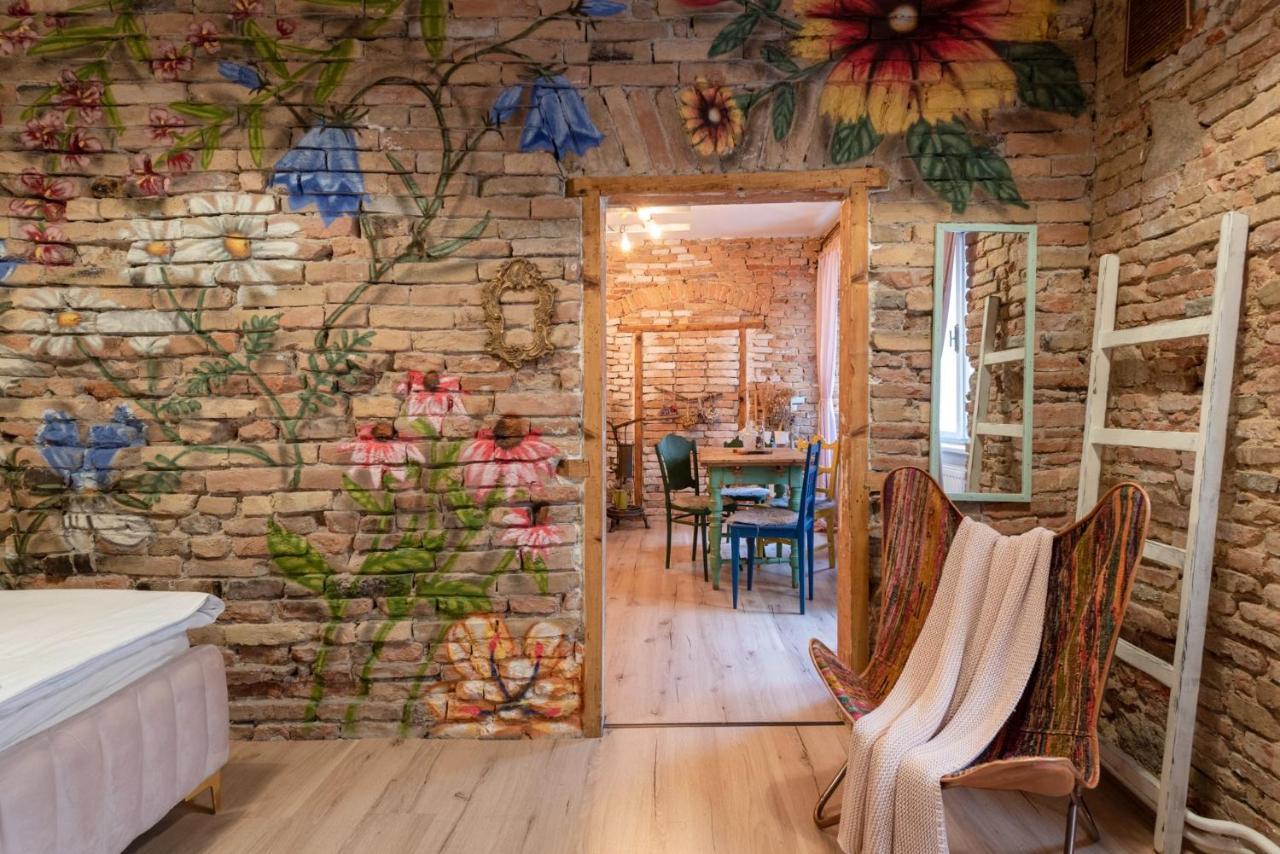 Accommodation At The Folklore Apartment Bratislava Bagian luar foto