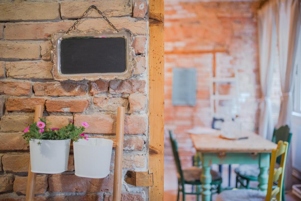 Accommodation At The Folklore Apartment Bratislava Bagian luar foto